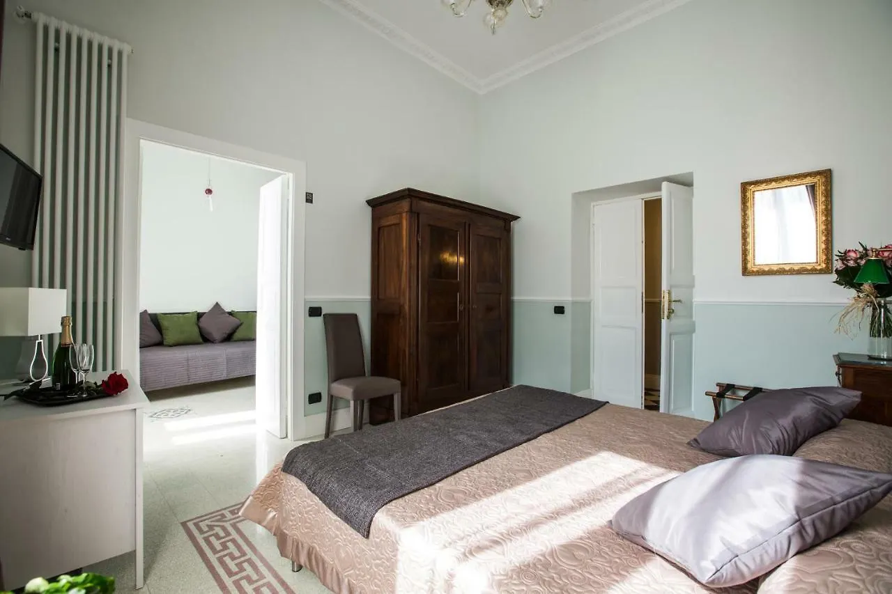 Art Nouveau Roma Colosseo Suites Bed & Breakfast